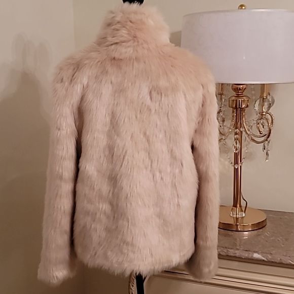 Plush Faux Fur Jacket - Picture 6 of 14